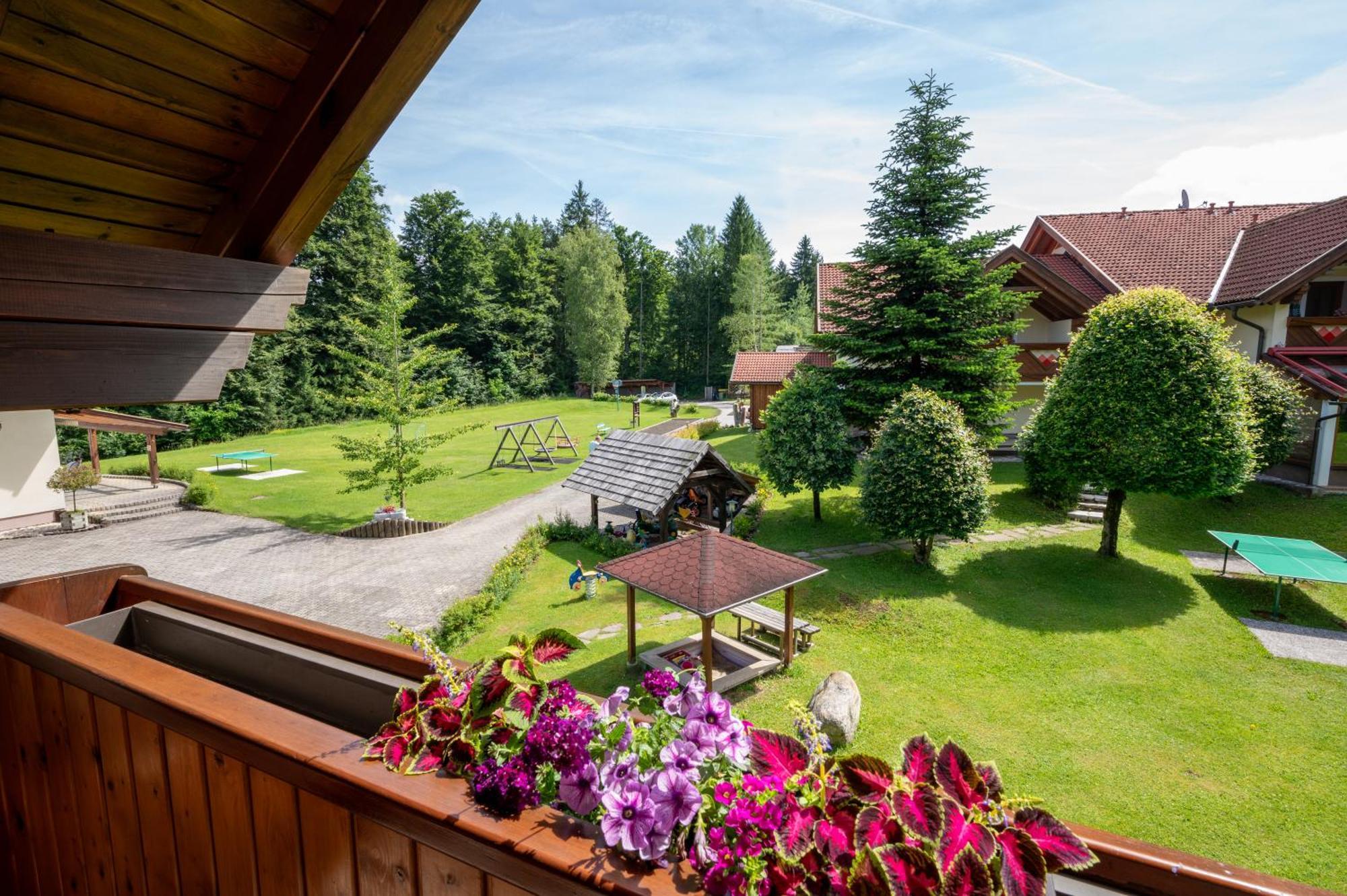 Ferienparadies Truppe Villa Velden am Wörthersee Exterior foto